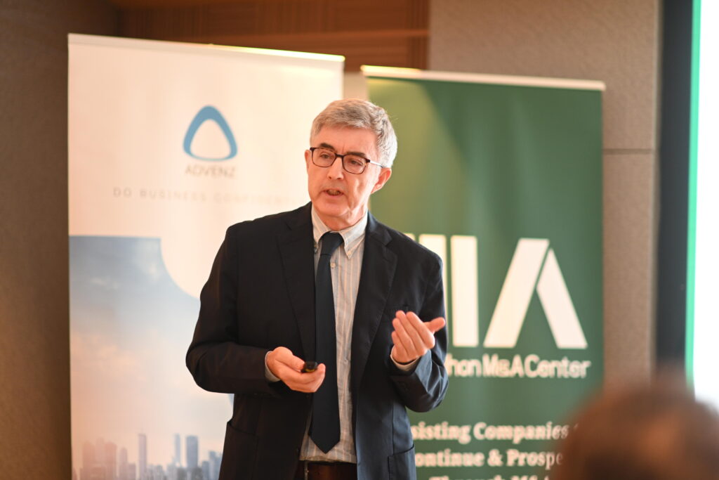 Professor Grant speaking at the joint seminar "Navigating SME Growth Through M&A" origanized by Nihon M&A Center Singapore and Advenz Pte Ltd